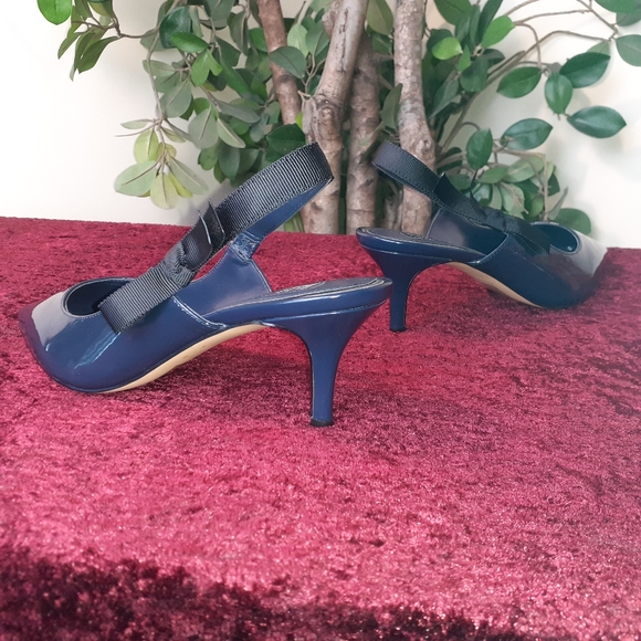 White House Black Market Navy Blue Heels - Picture 15 of 16